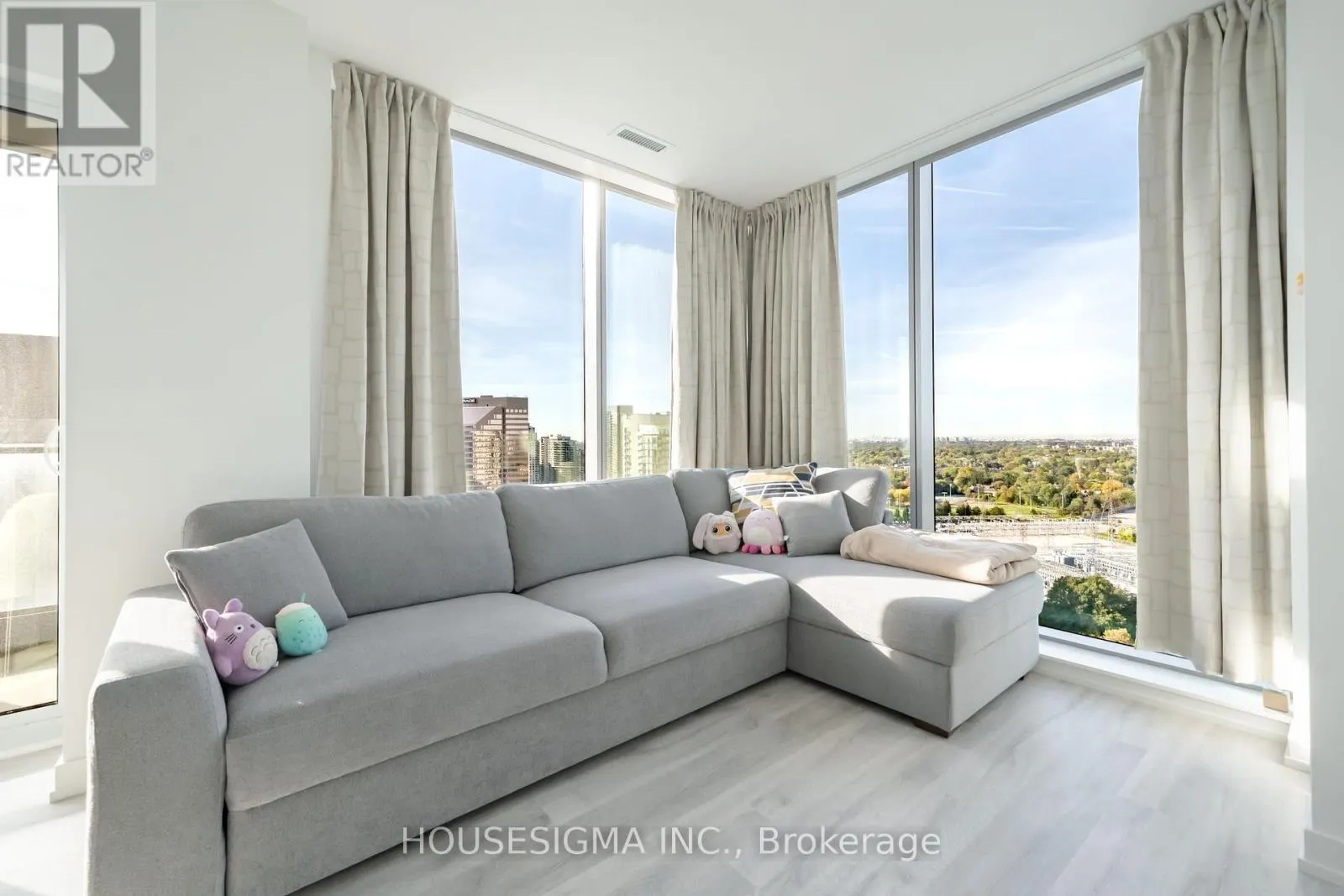 2106 - 8 OLYMPIC GARDEN DRIVE