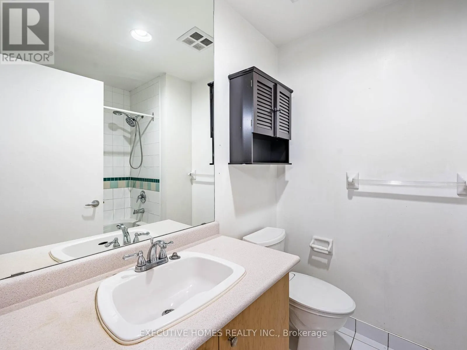 1004 - 700 KING STREET W