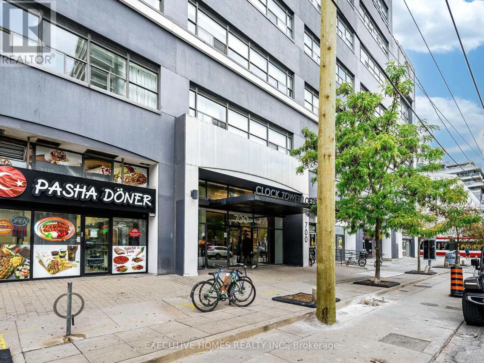 1004 - 700 KING STREET W
