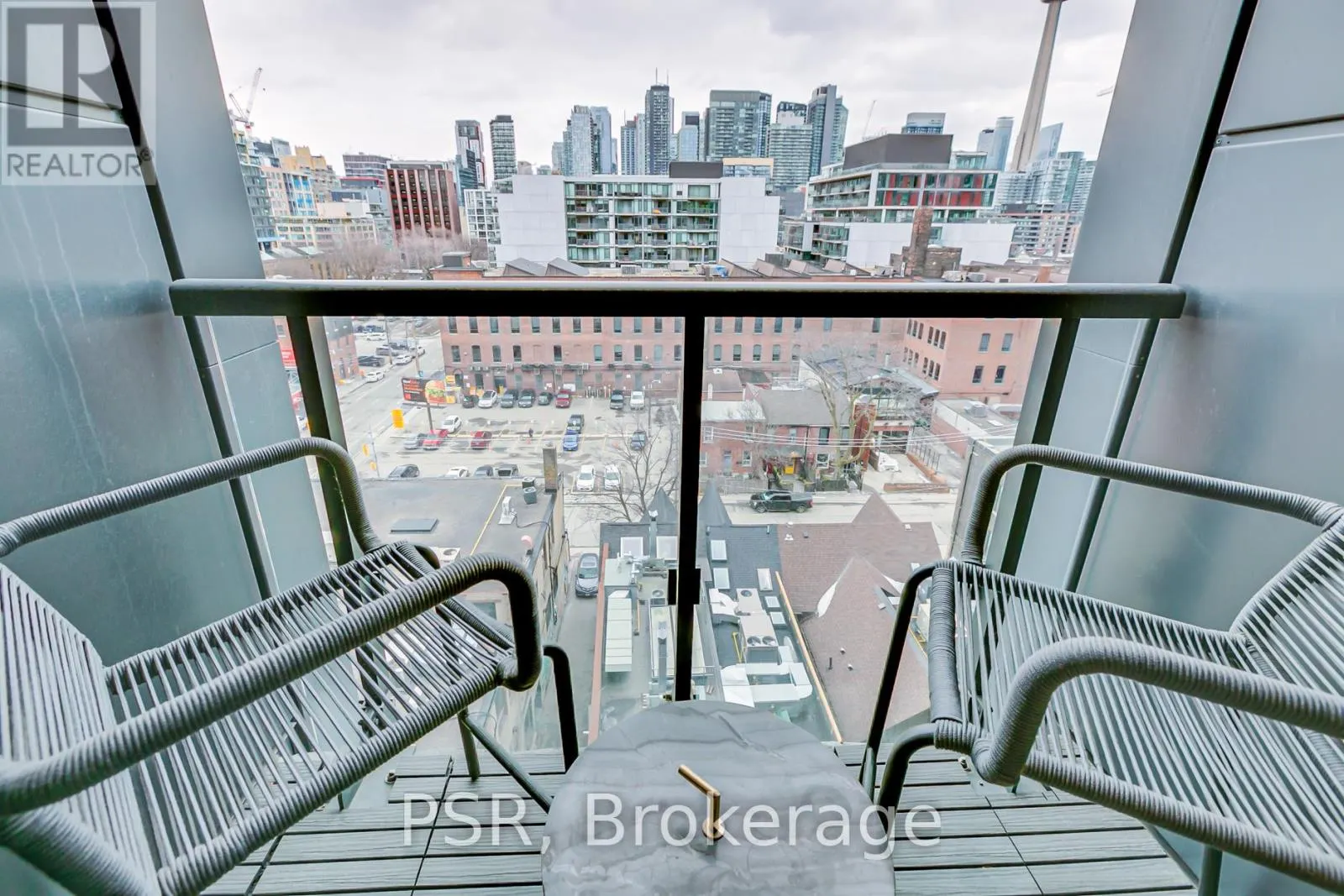 902 - 501 ADELAIDE STREET W