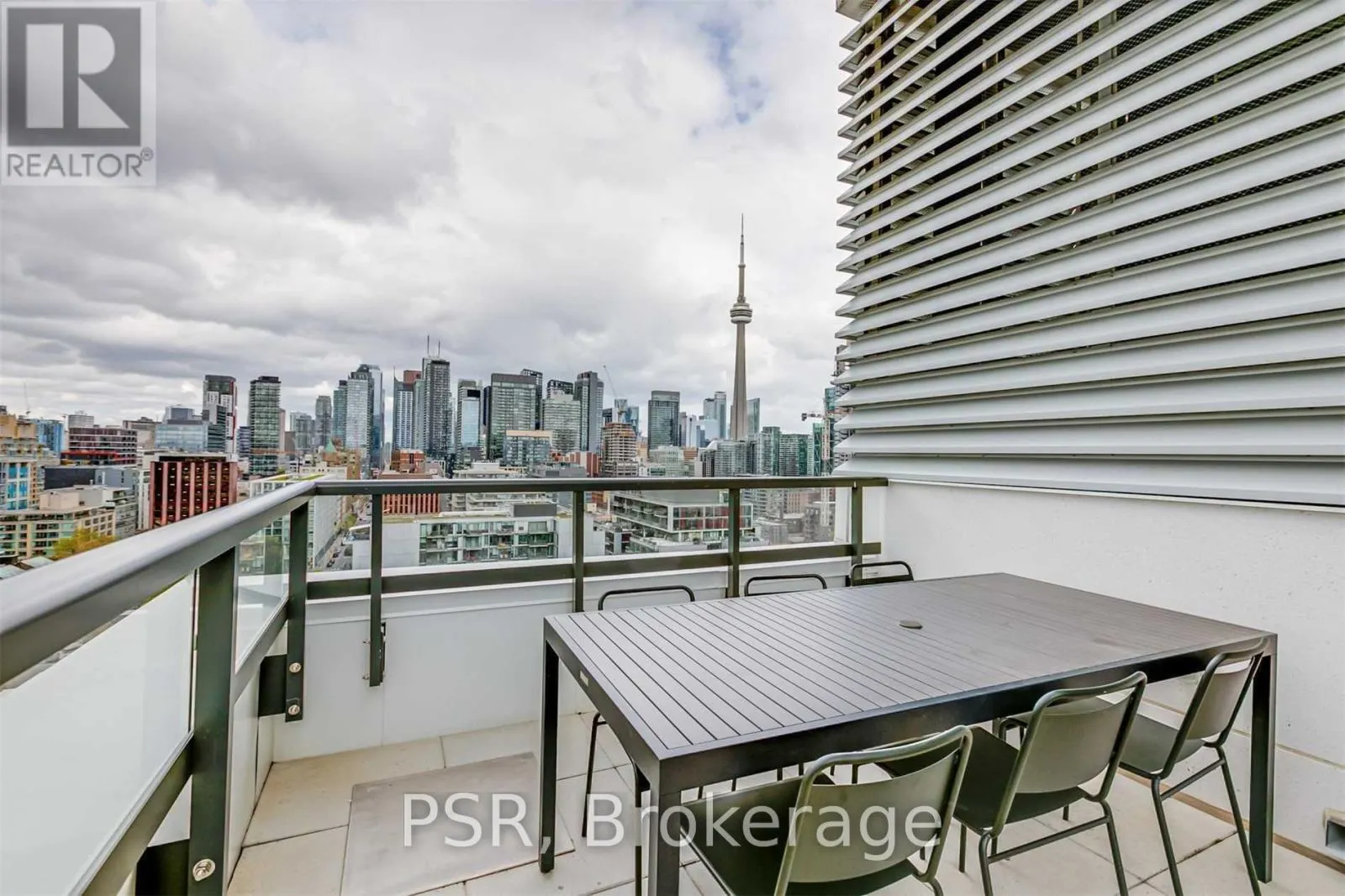 902 - 501 ADELAIDE STREET W
