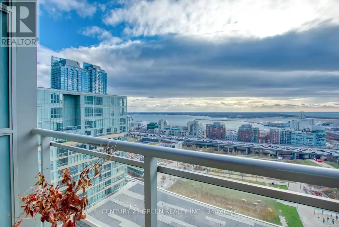 2308 - 15 ICEBOAT TERRACE