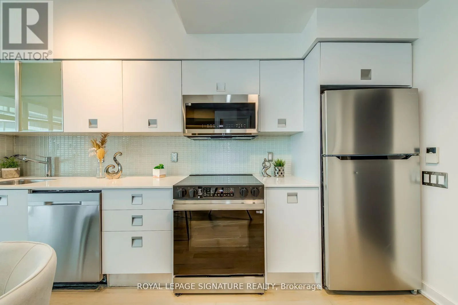 3001 - 33 CHARLES STREET E