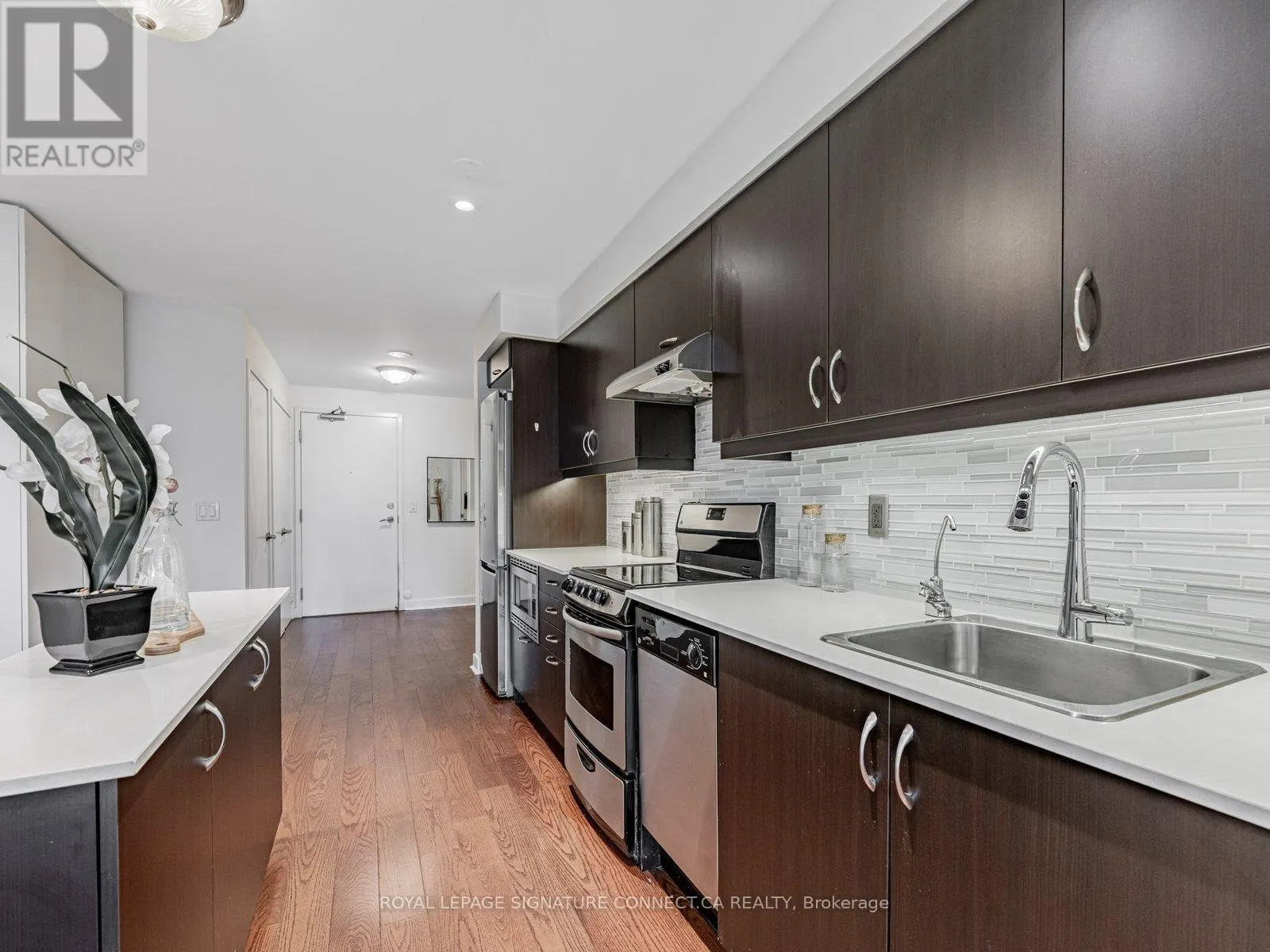 407 - 320 RICHMOND STREET W