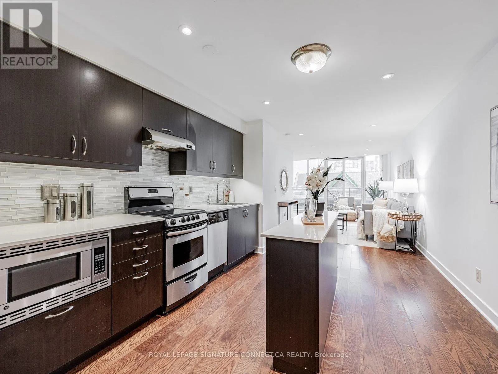 407 - 320 RICHMOND STREET W