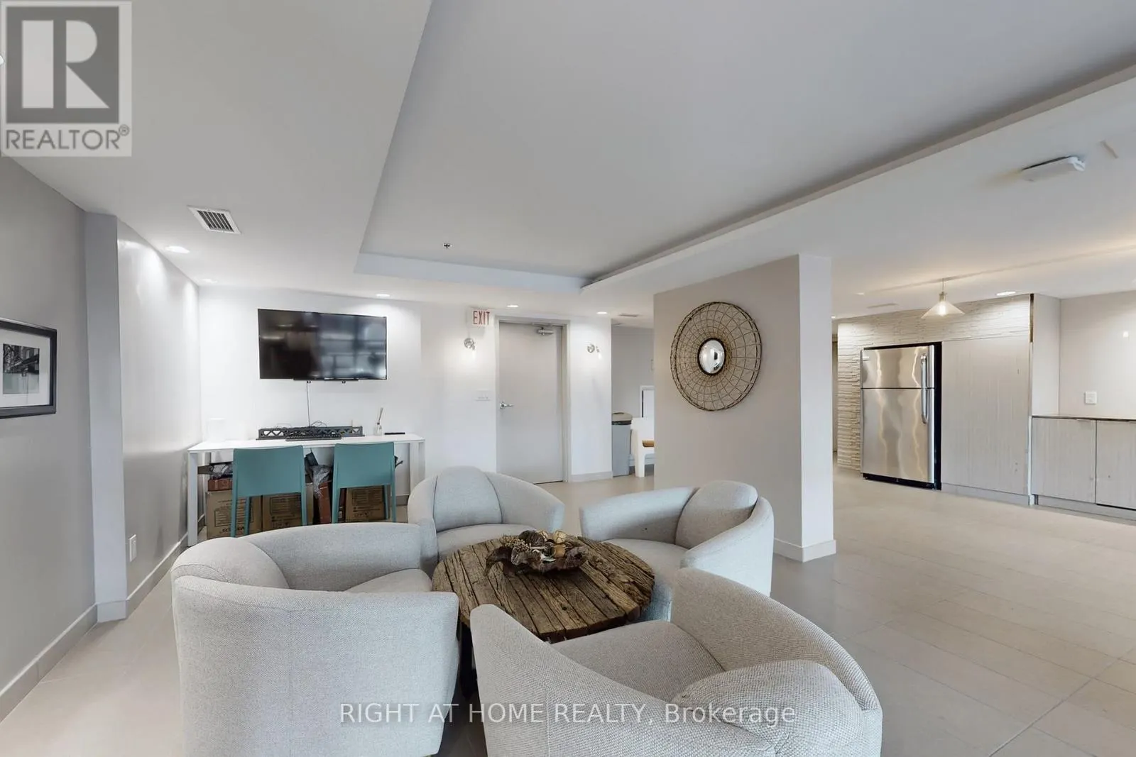 LEVEL 2 PARTY ROOM - 508 WELLINGTON STREET W
