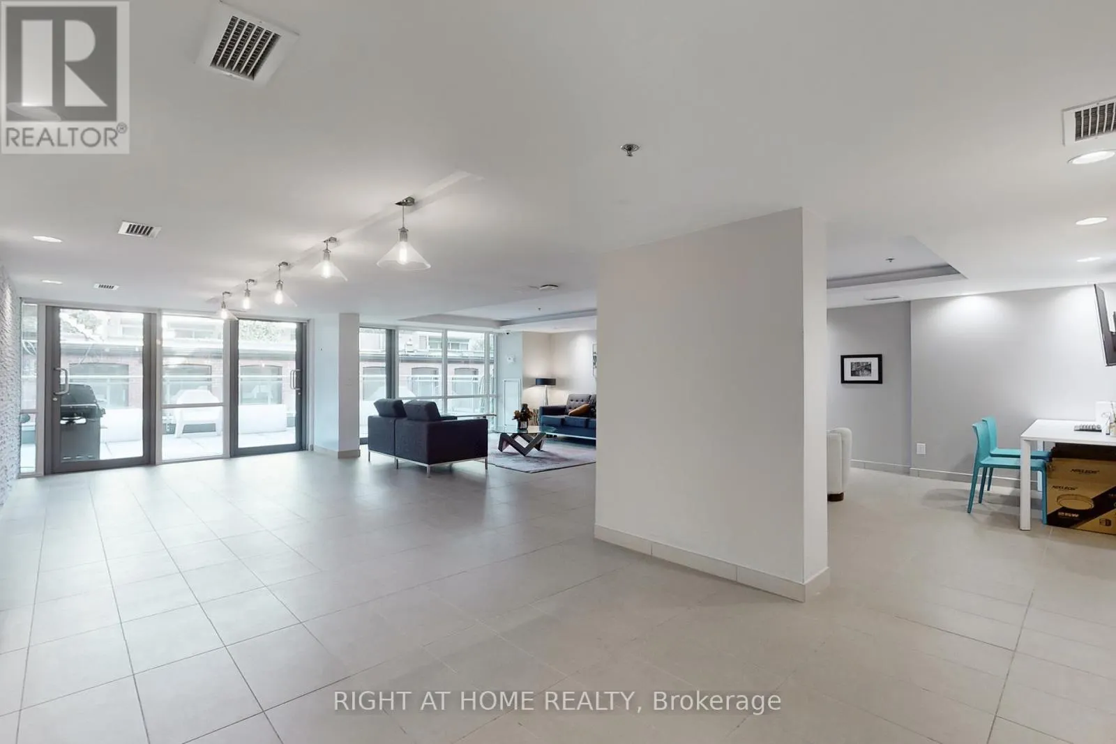 LEVEL 2 PARTY ROOM - 508 WELLINGTON STREET W