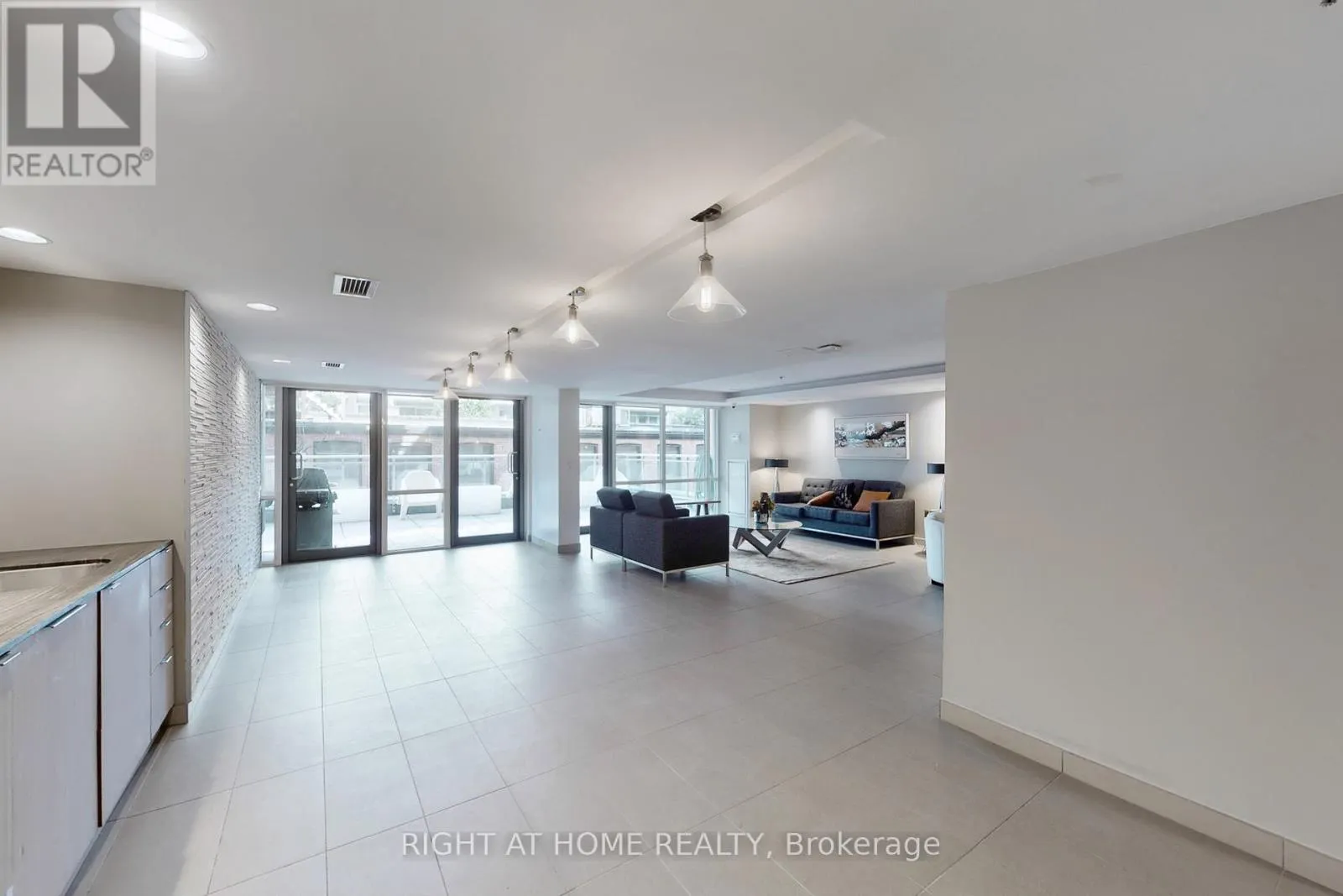 LEVEL 2 PARTY ROOM - 508 WELLINGTON STREET W
