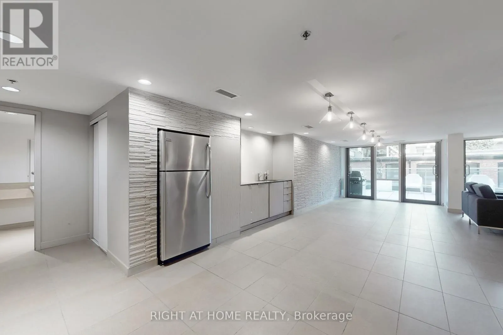 LEVEL 2 PARTY ROOM - 508 WELLINGTON STREET W