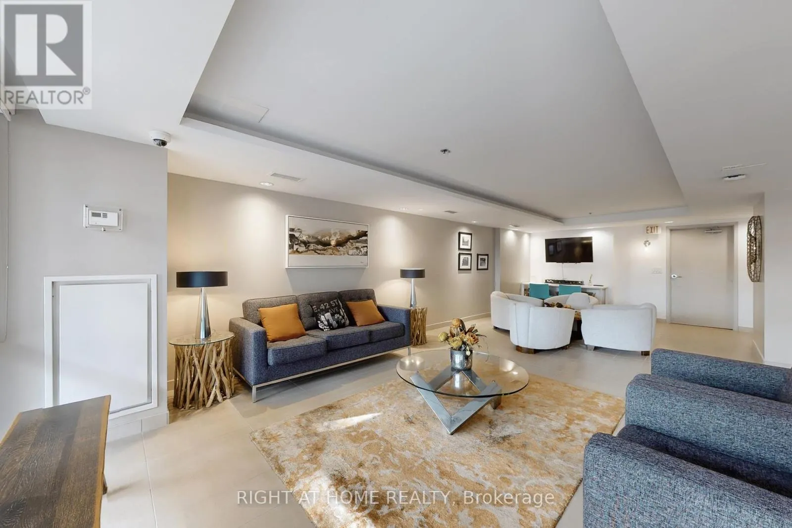 LEVEL 2 PARTY ROOM - 508 WELLINGTON STREET W