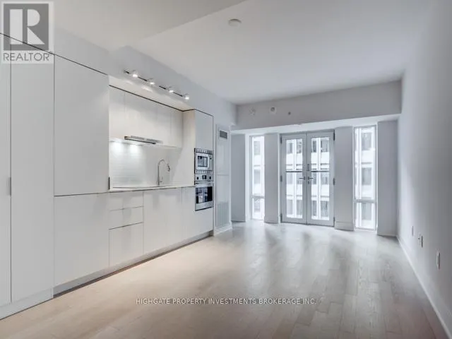 618 - 955 BAY STREET