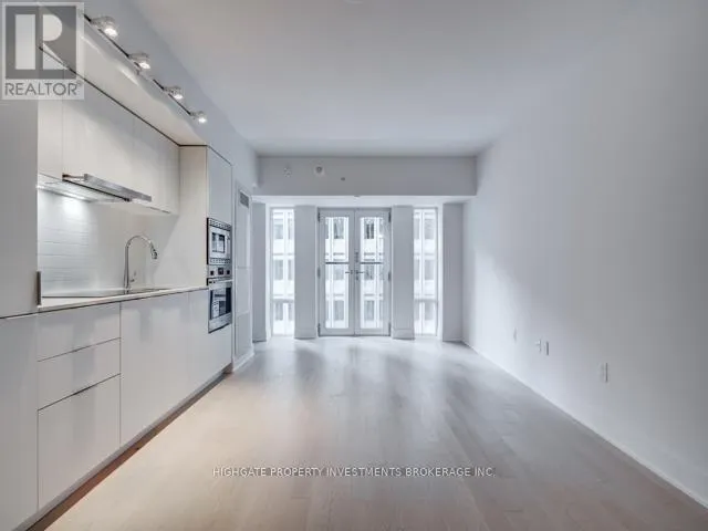 618 - 955 BAY STREET