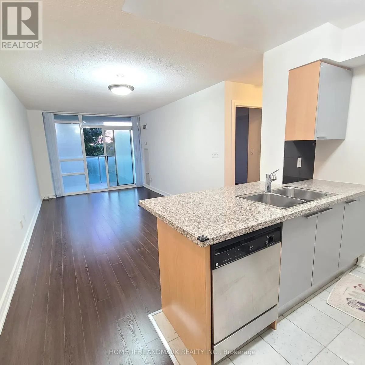 312 - 18 HARRISON GARDEN BOULEVARD