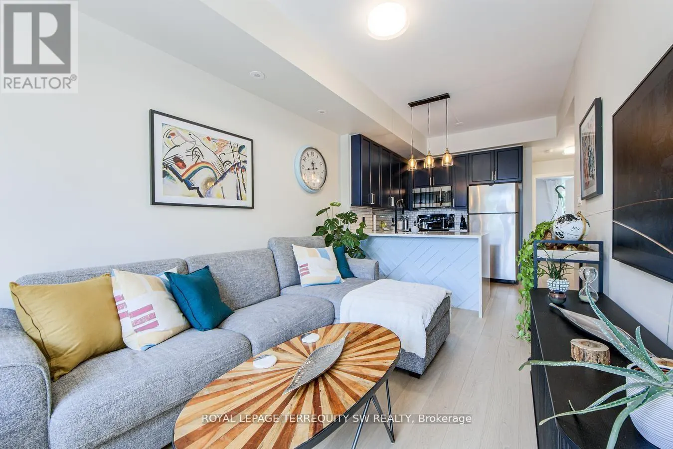 TH15 - 80 CARR STREET