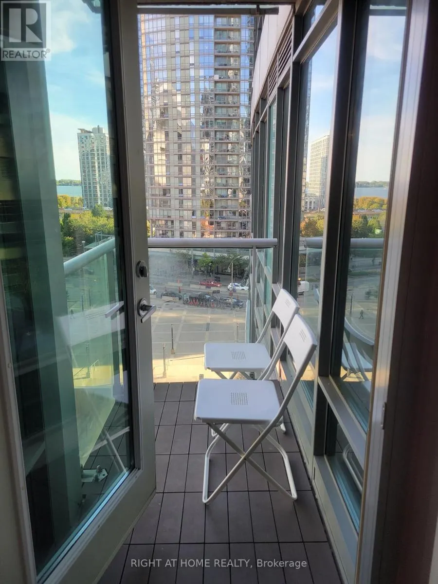 916 - 81 NAVY WHARF COURT
