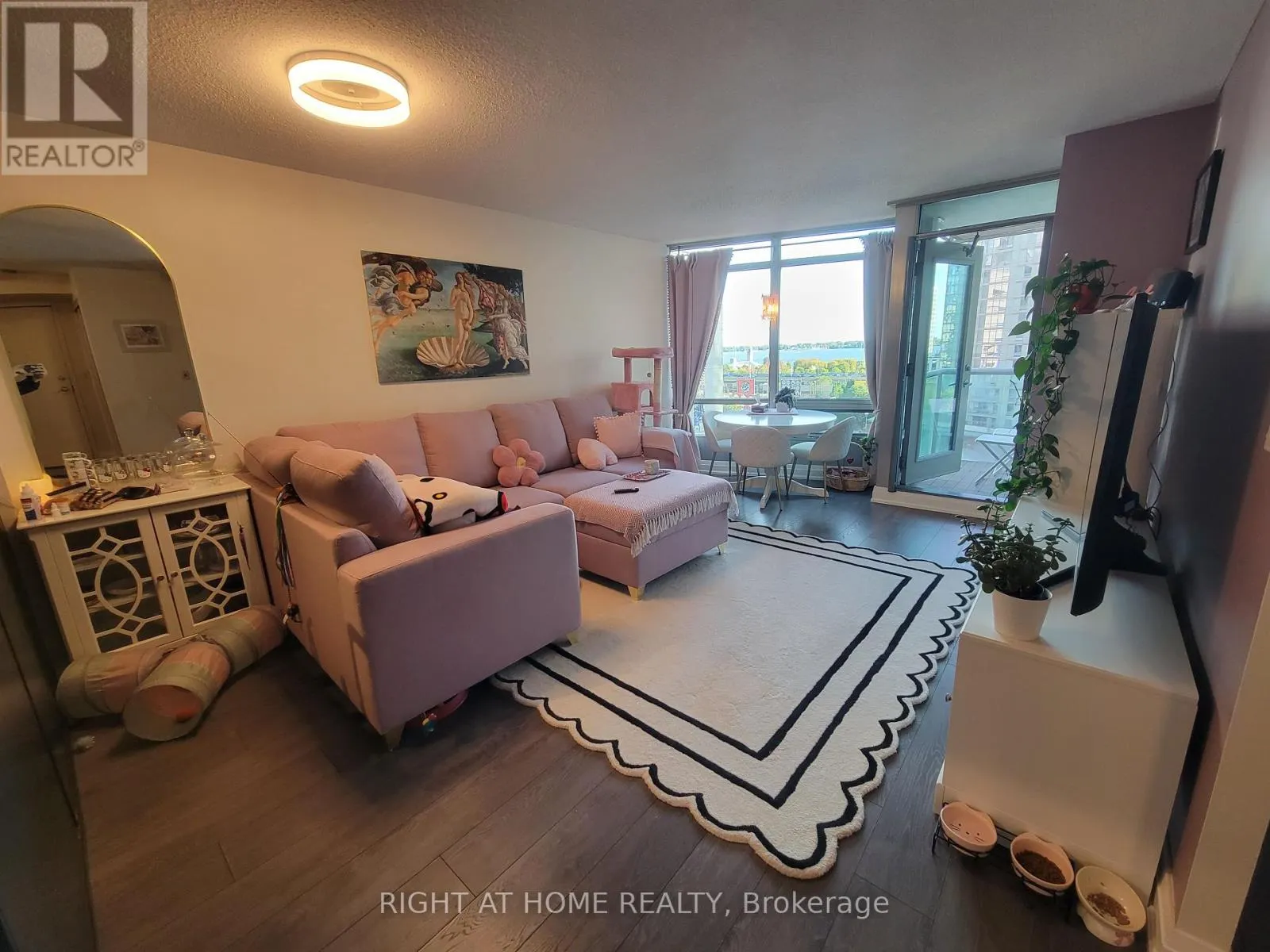 916 - 81 NAVY WHARF COURT