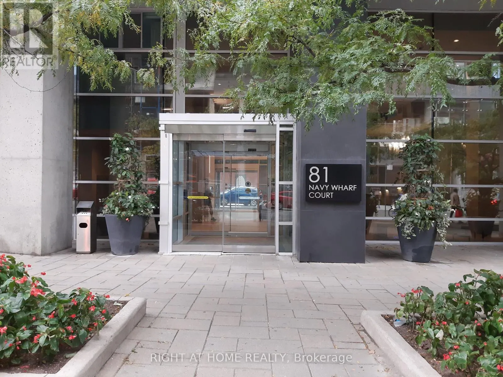 916 - 81 NAVY WHARF COURT