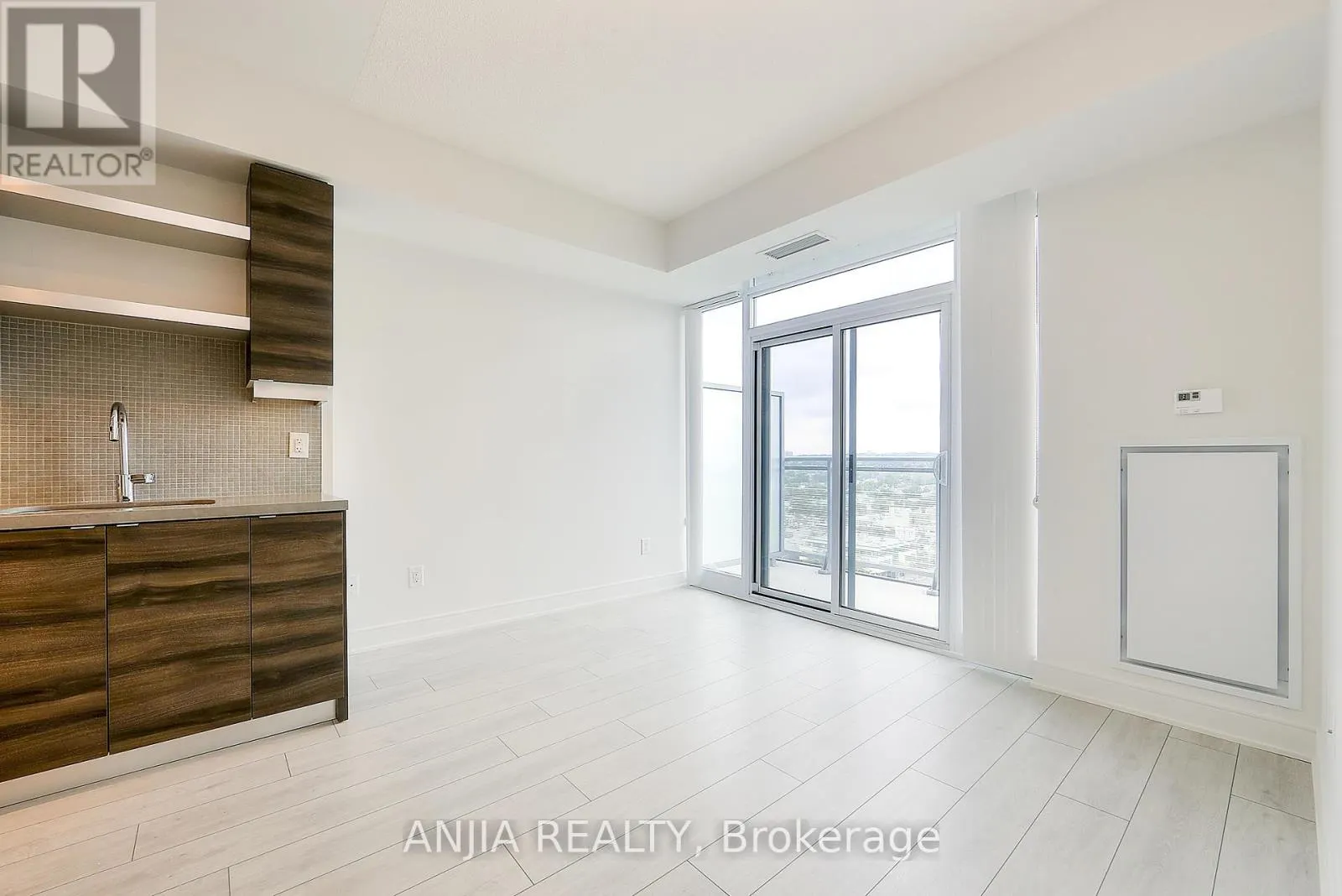 PH11 - 525 ADELAIDE STREET W