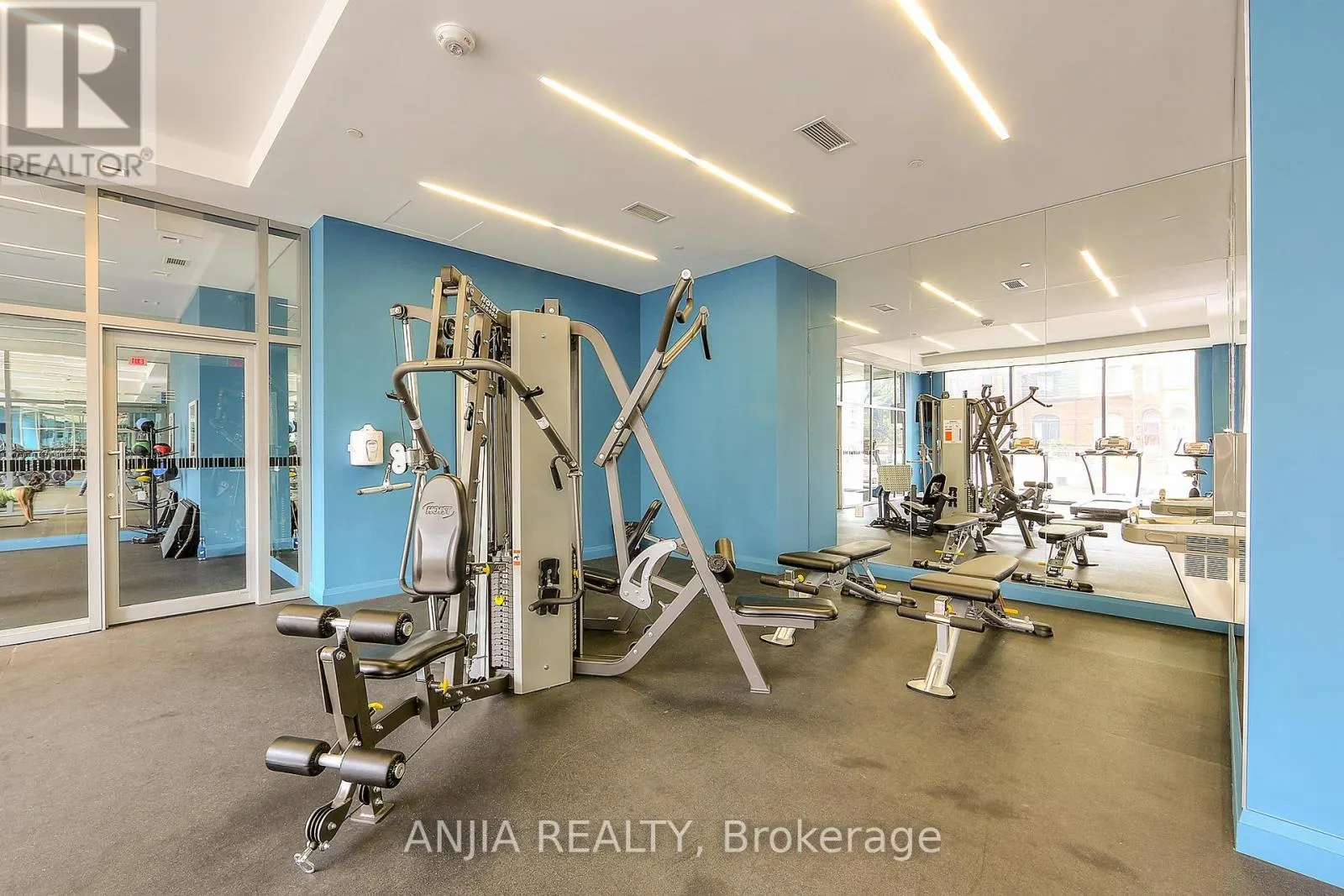 PH11 - 525 ADELAIDE STREET W
