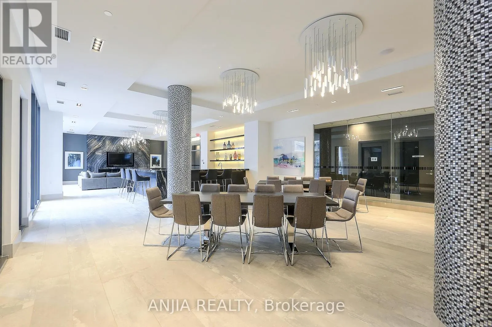 PH11 - 525 ADELAIDE STREET W