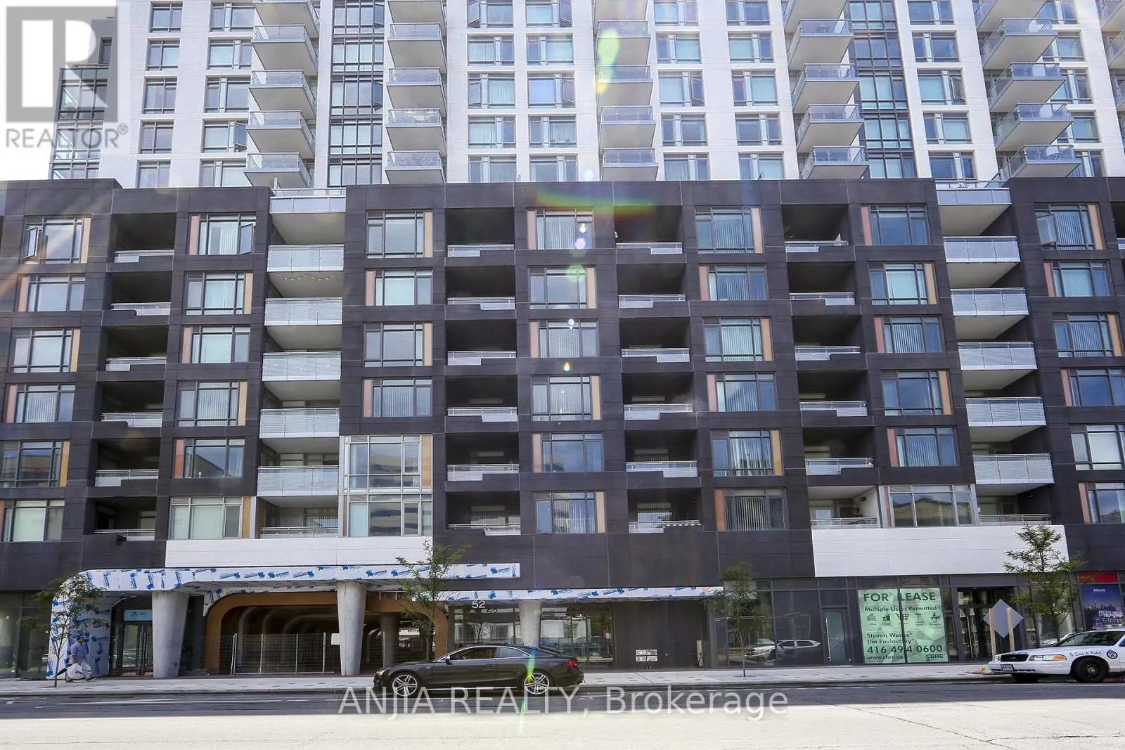 PH11 - 525 ADELAIDE STREET W
