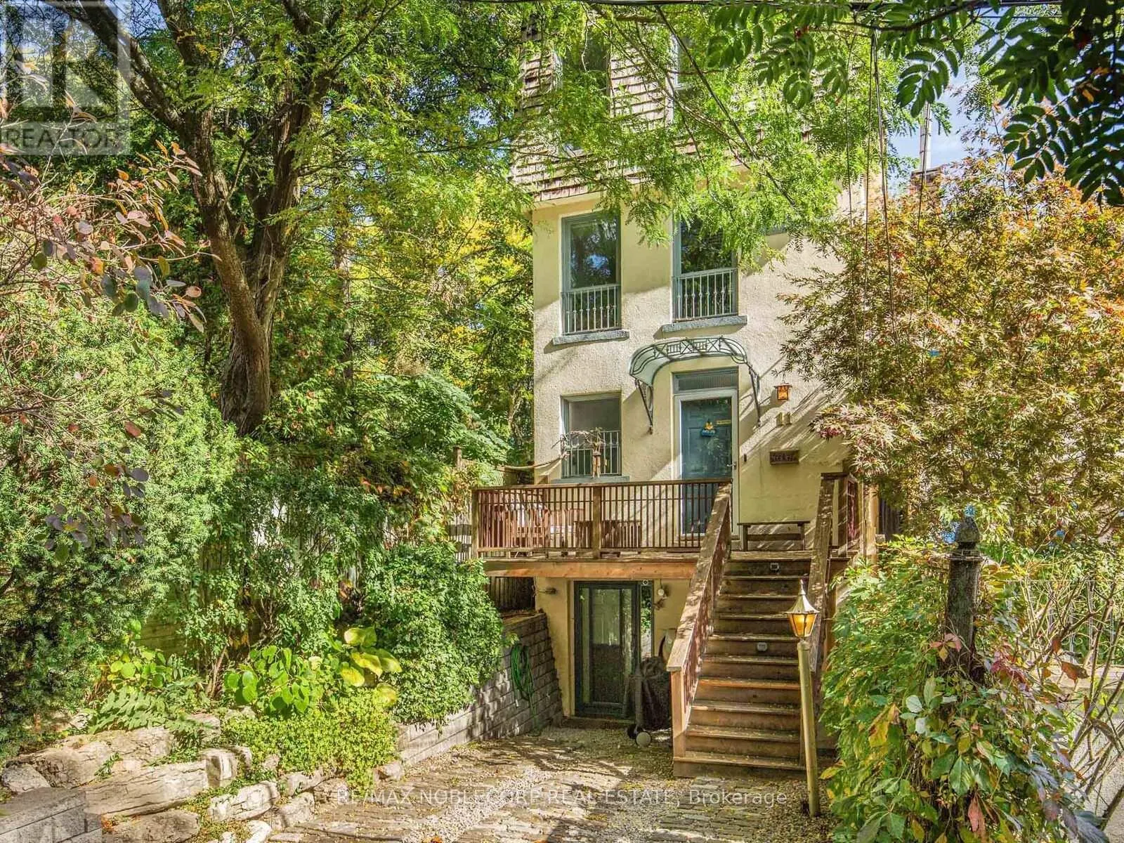 11 HILL CREST AVENUE