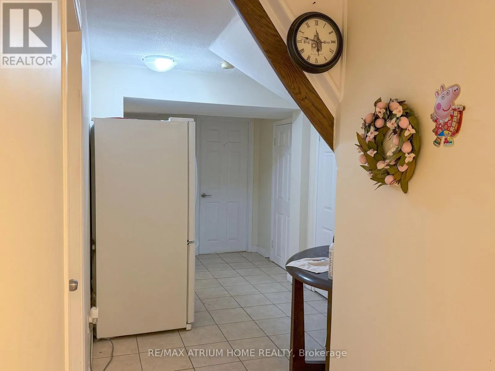 ROOM 2 - 42 FAIRCHILD AVENUE