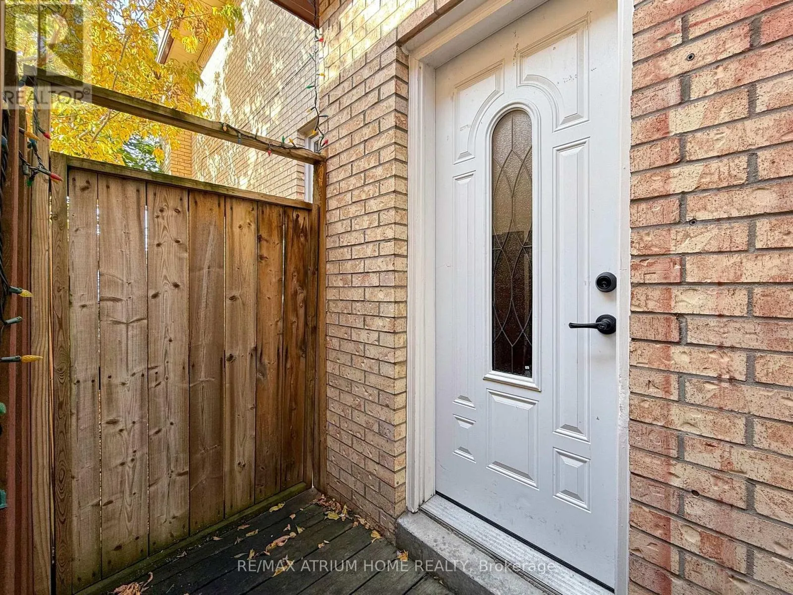 ROOM 2 - 42 FAIRCHILD AVENUE