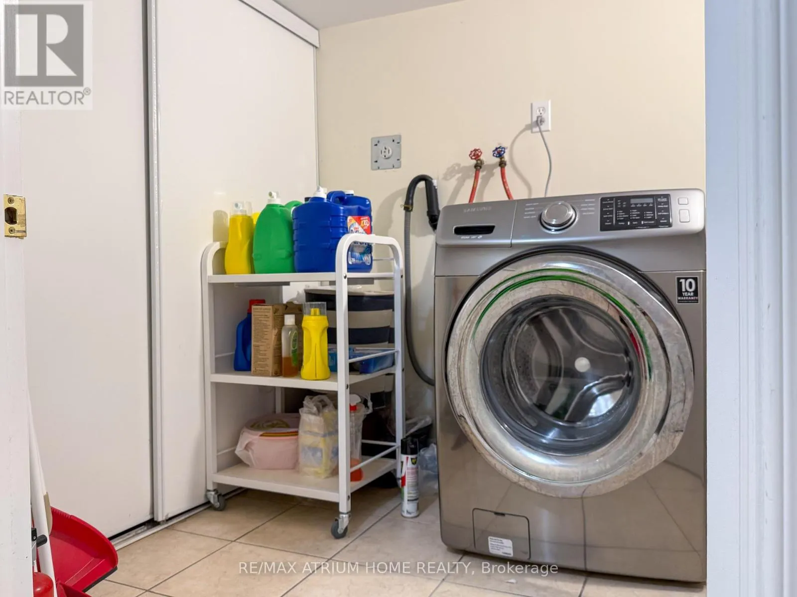 ROOM 2 - 42 FAIRCHILD AVENUE