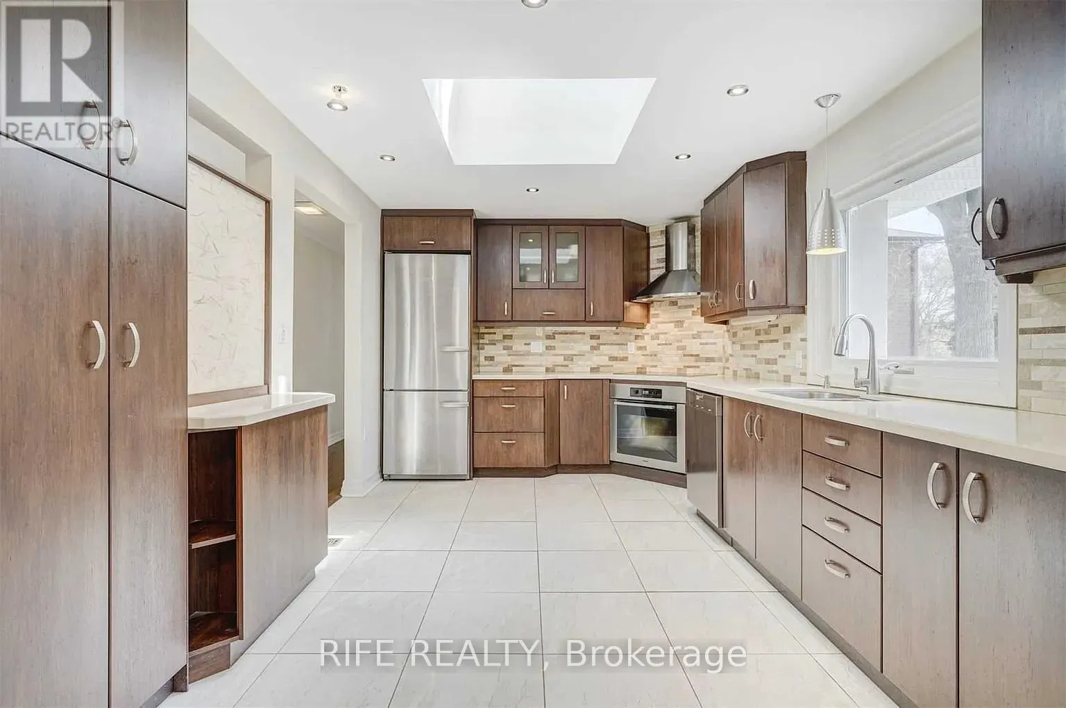 9 NORTHWOOD DRIVE