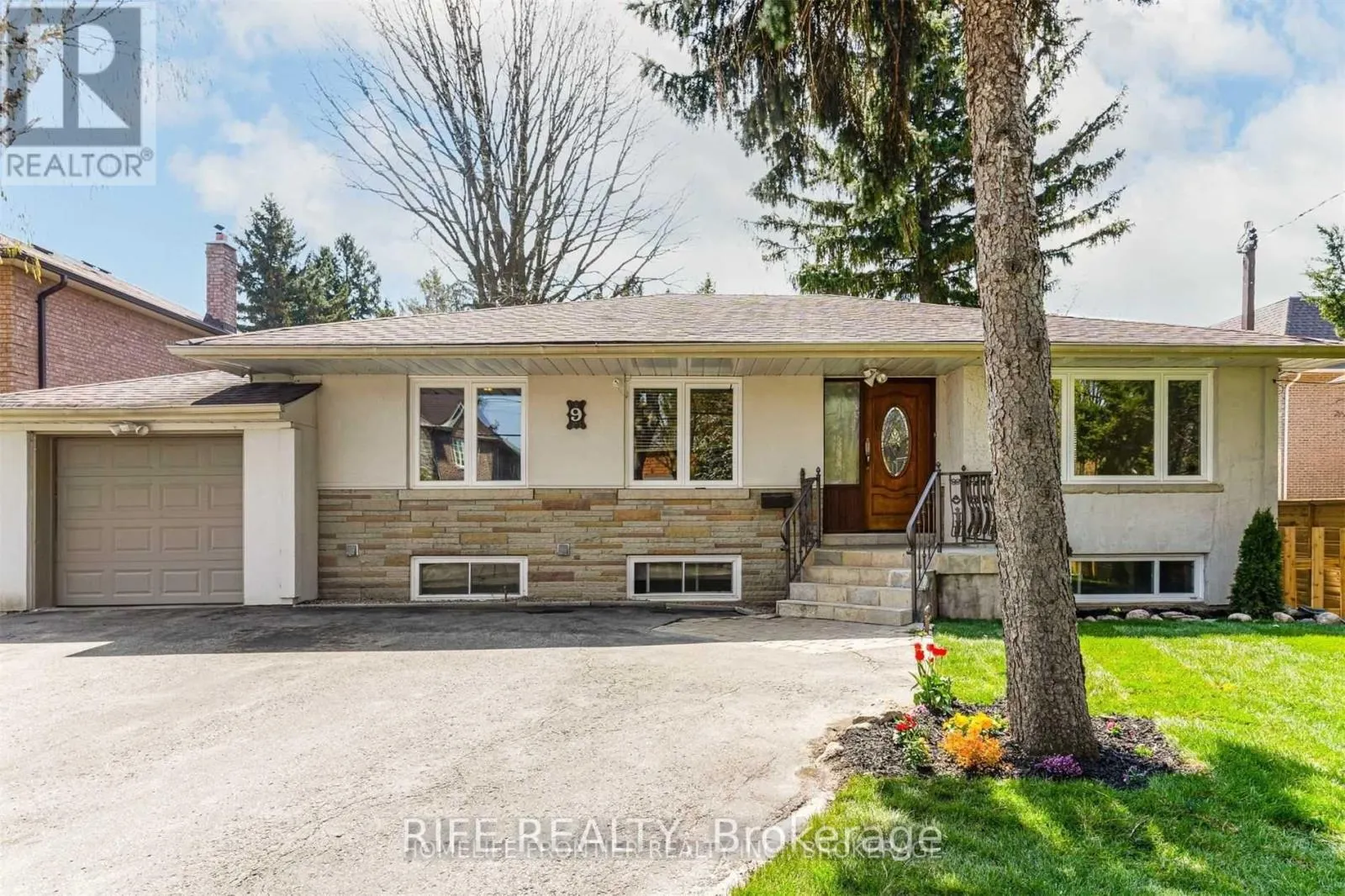 9 NORTHWOOD DRIVE