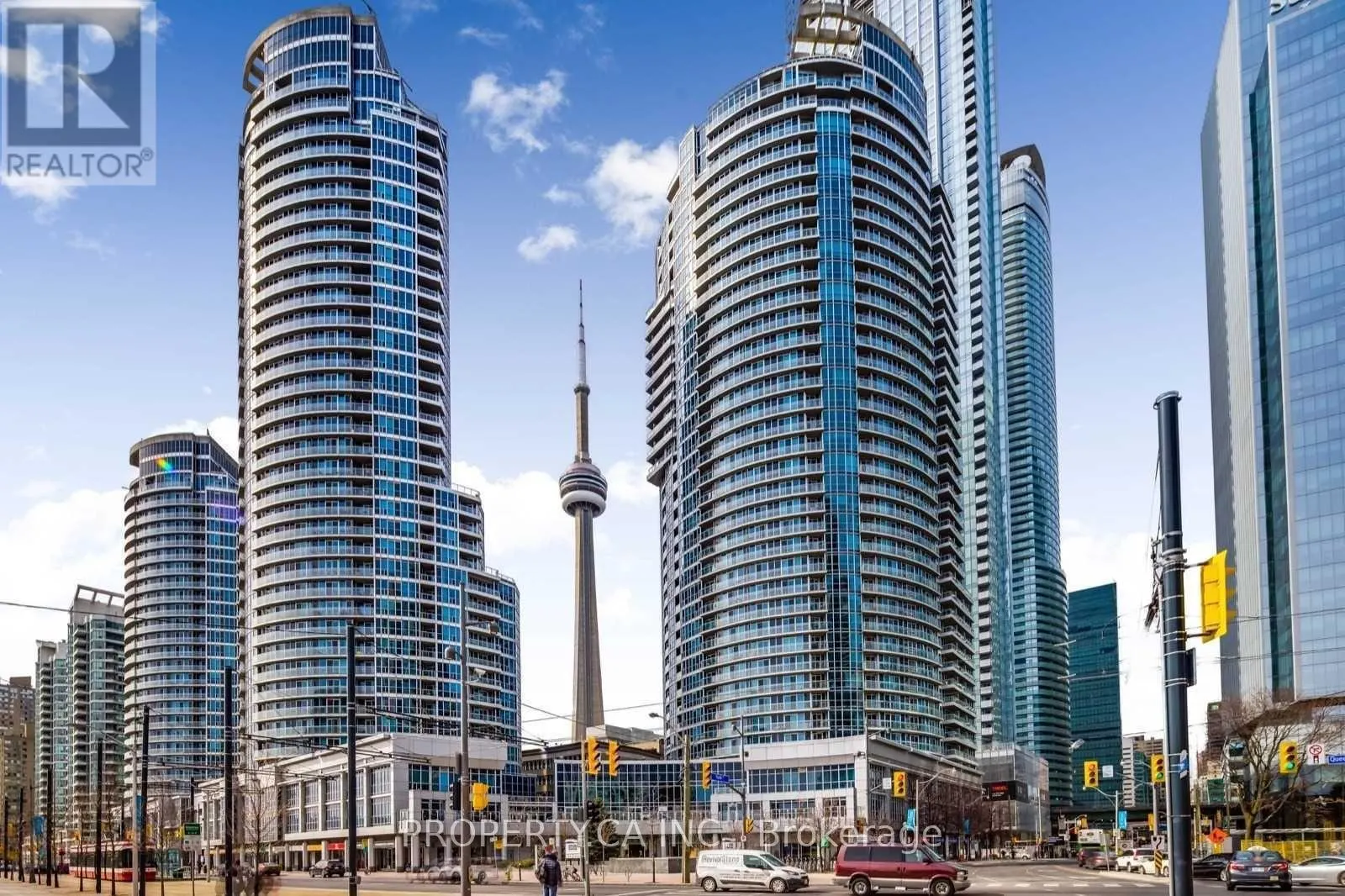 215 - 208 QUEENS QUAY W