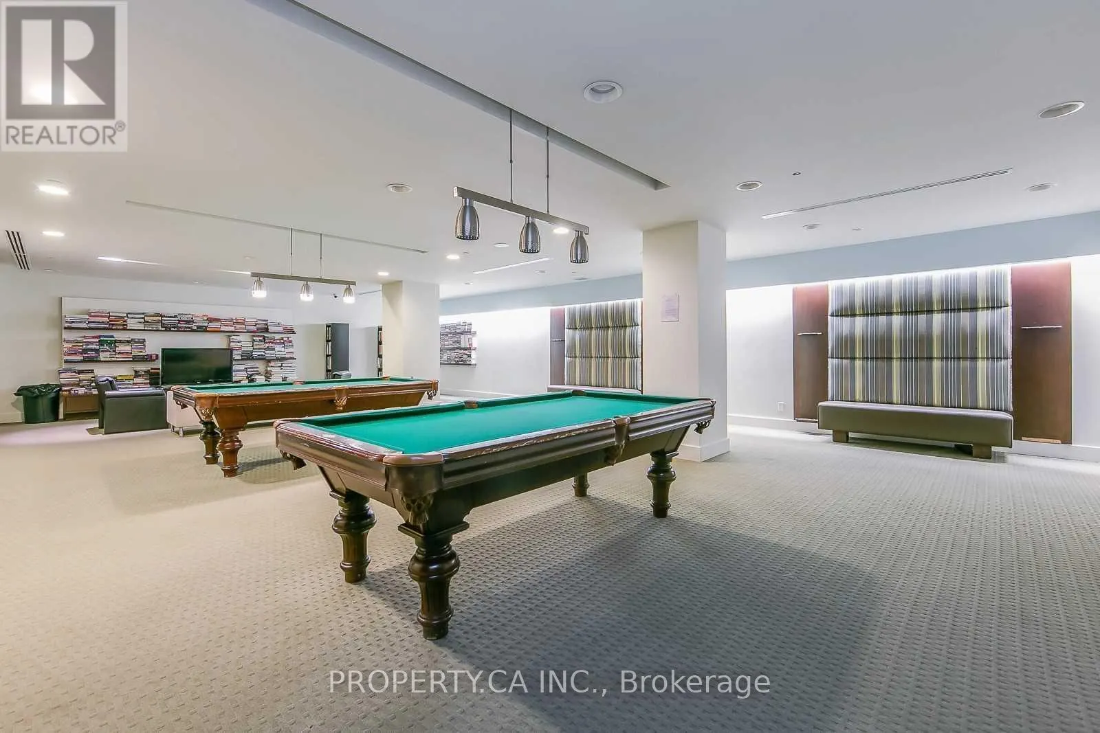 215 - 208 QUEENS QUAY W