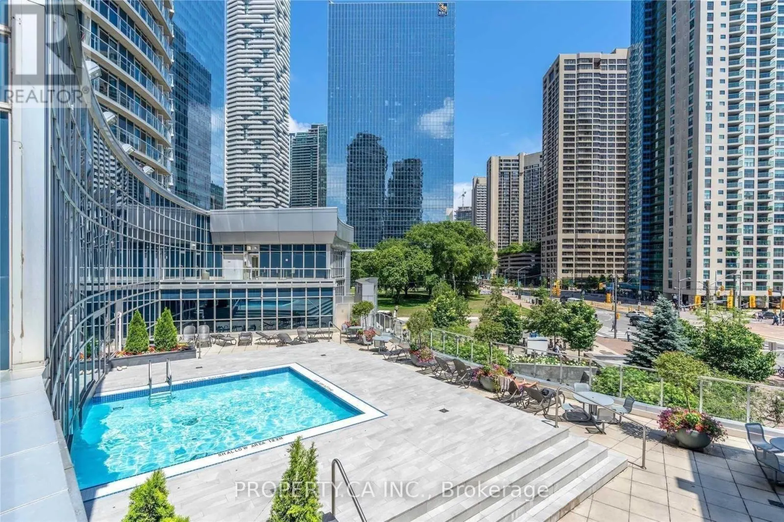 215 - 208 QUEENS QUAY W