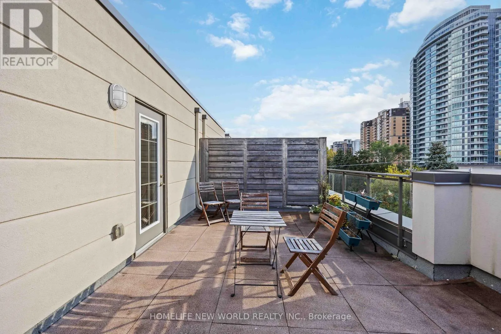 14 - 52 HOLMES AVENUE