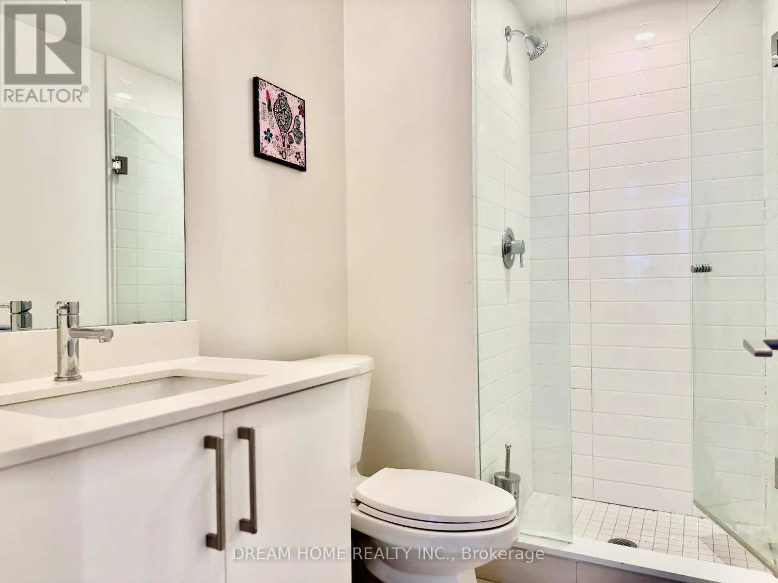 617 - 27 BATHURST STREET