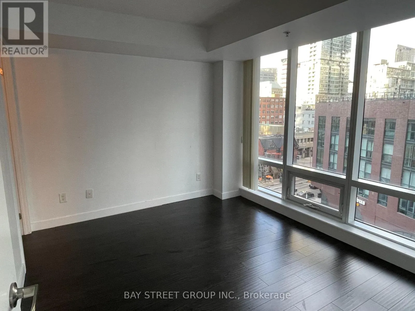 708 - 295 ADELAIDE STREET W