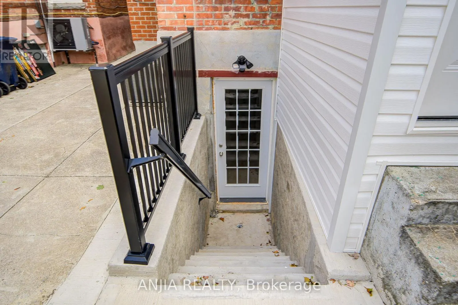 126 GRACE STREET