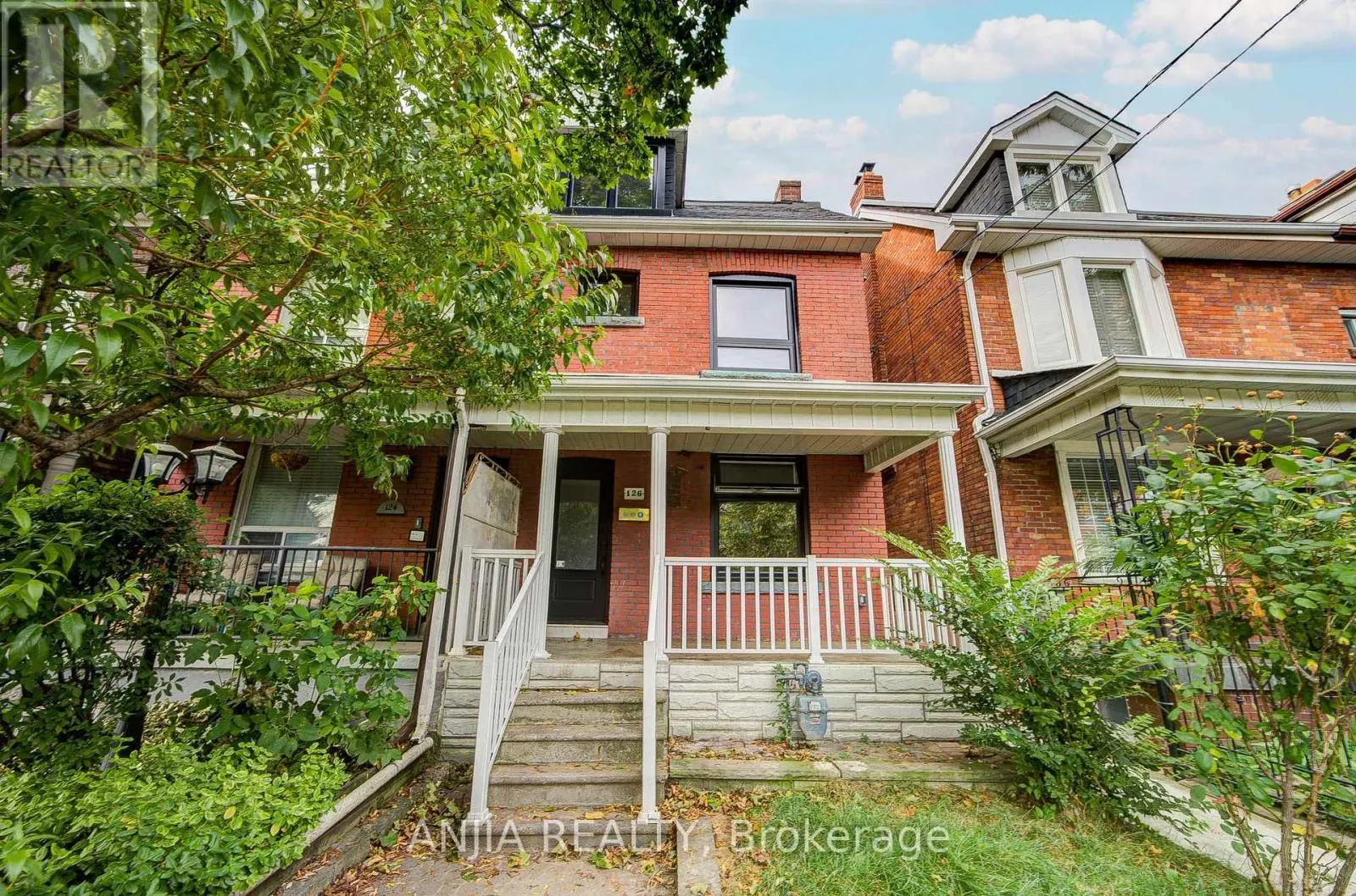 126 GRACE STREET