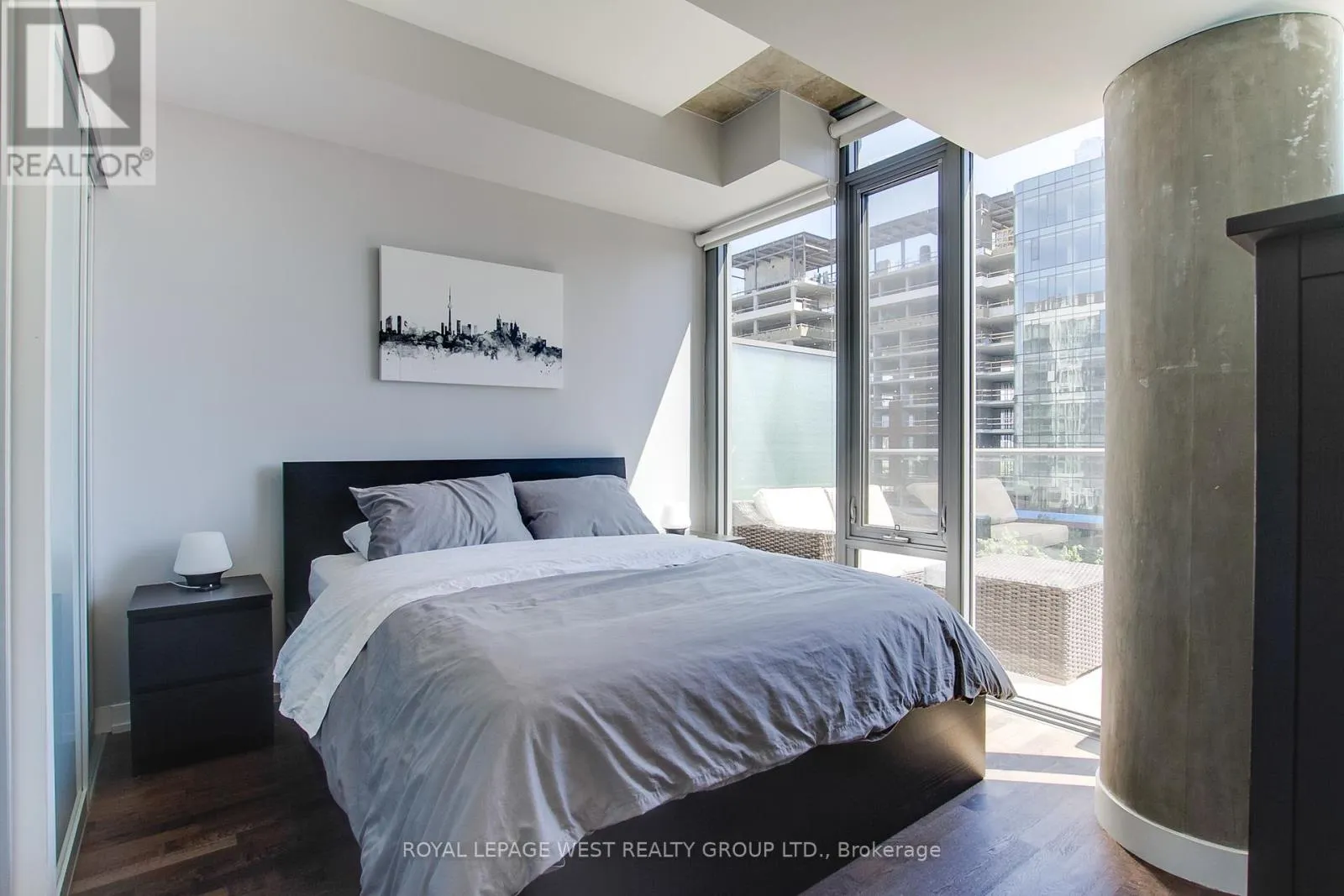 907 - 650 KING STREET W