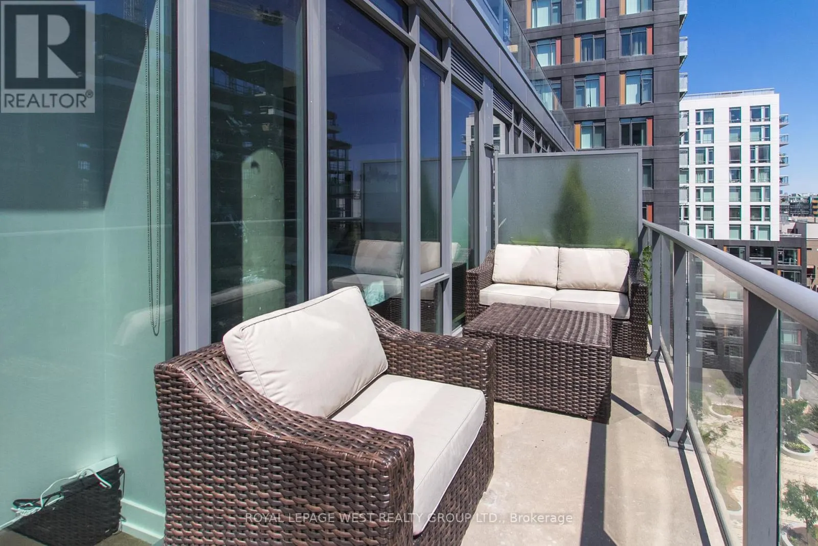 907 - 650 KING STREET W