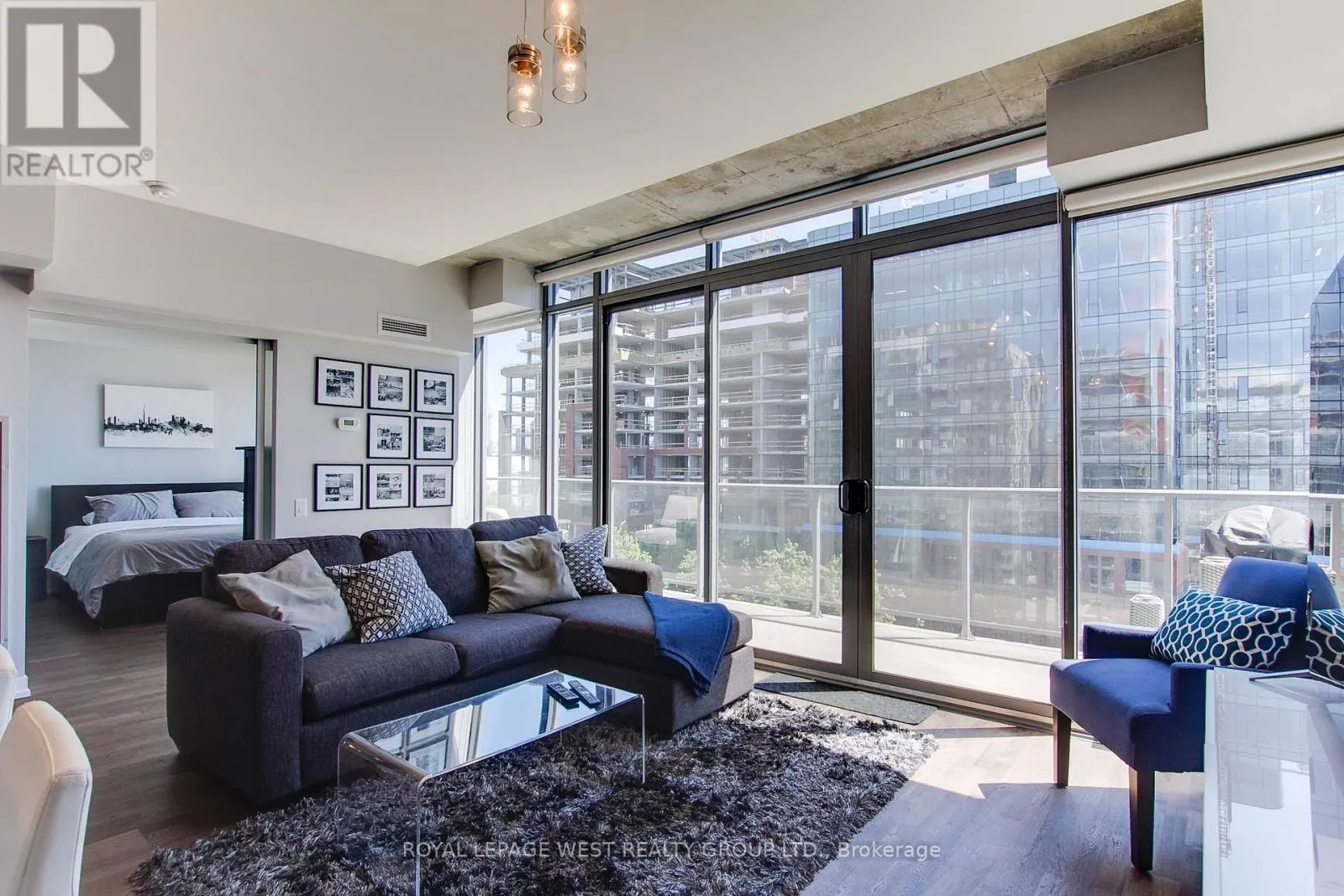 907 - 650 KING STREET W