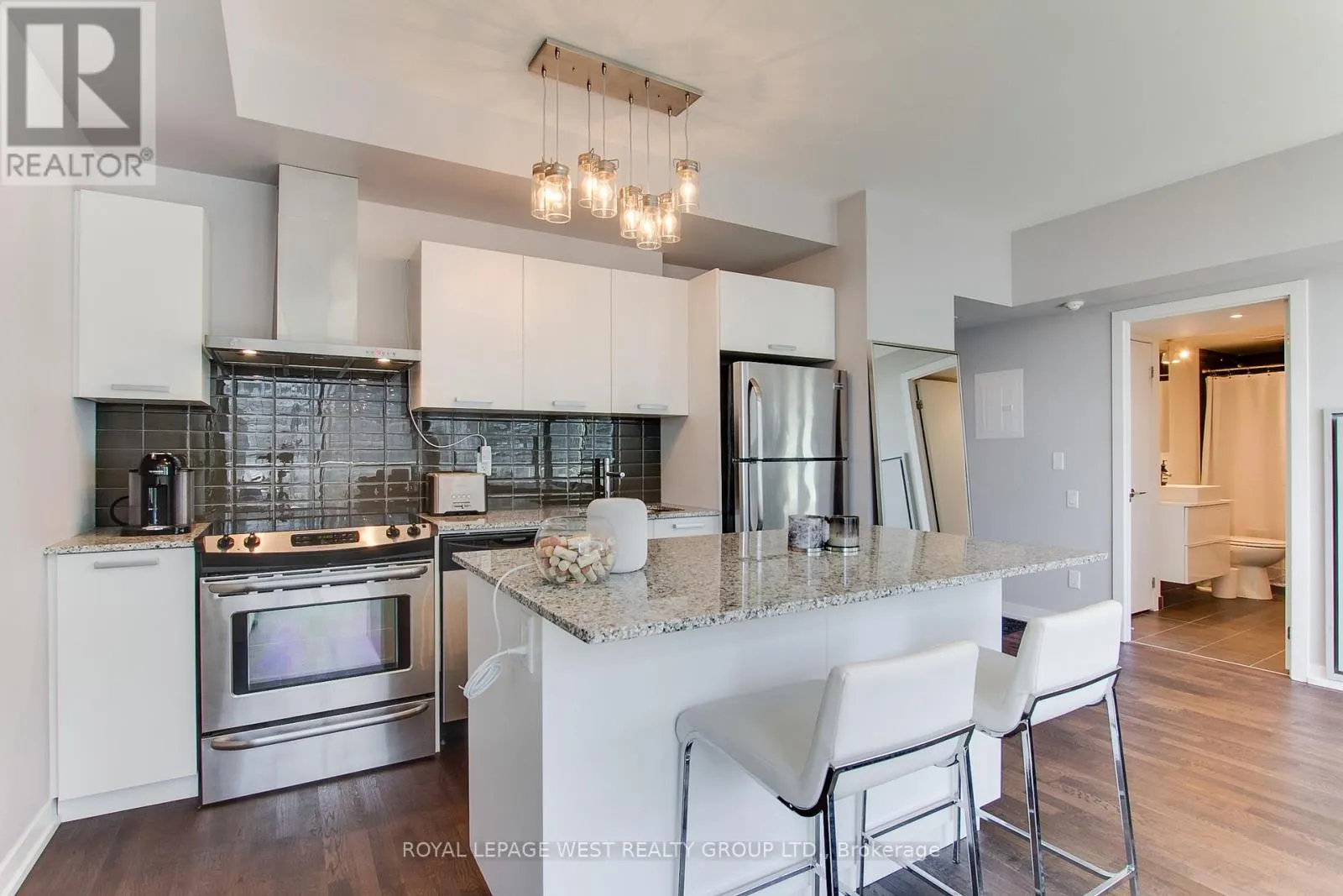 907 - 650 KING STREET W
