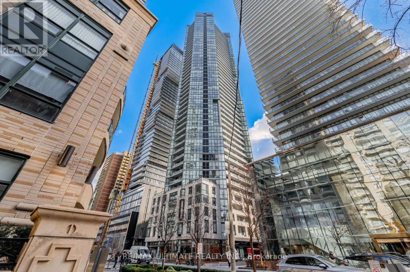 507 - 45 CHARLES STREET E
