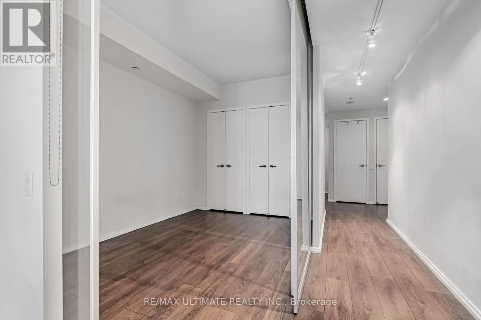 507 - 45 CHARLES STREET E