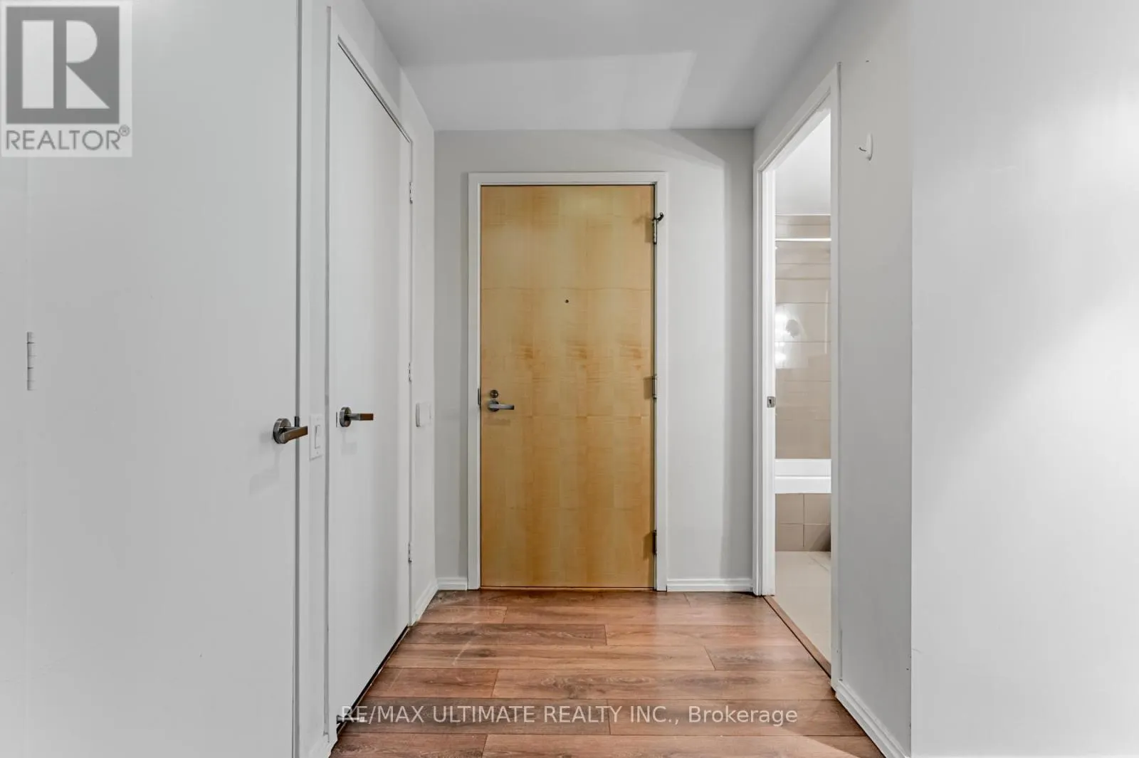 507 - 45 CHARLES STREET E