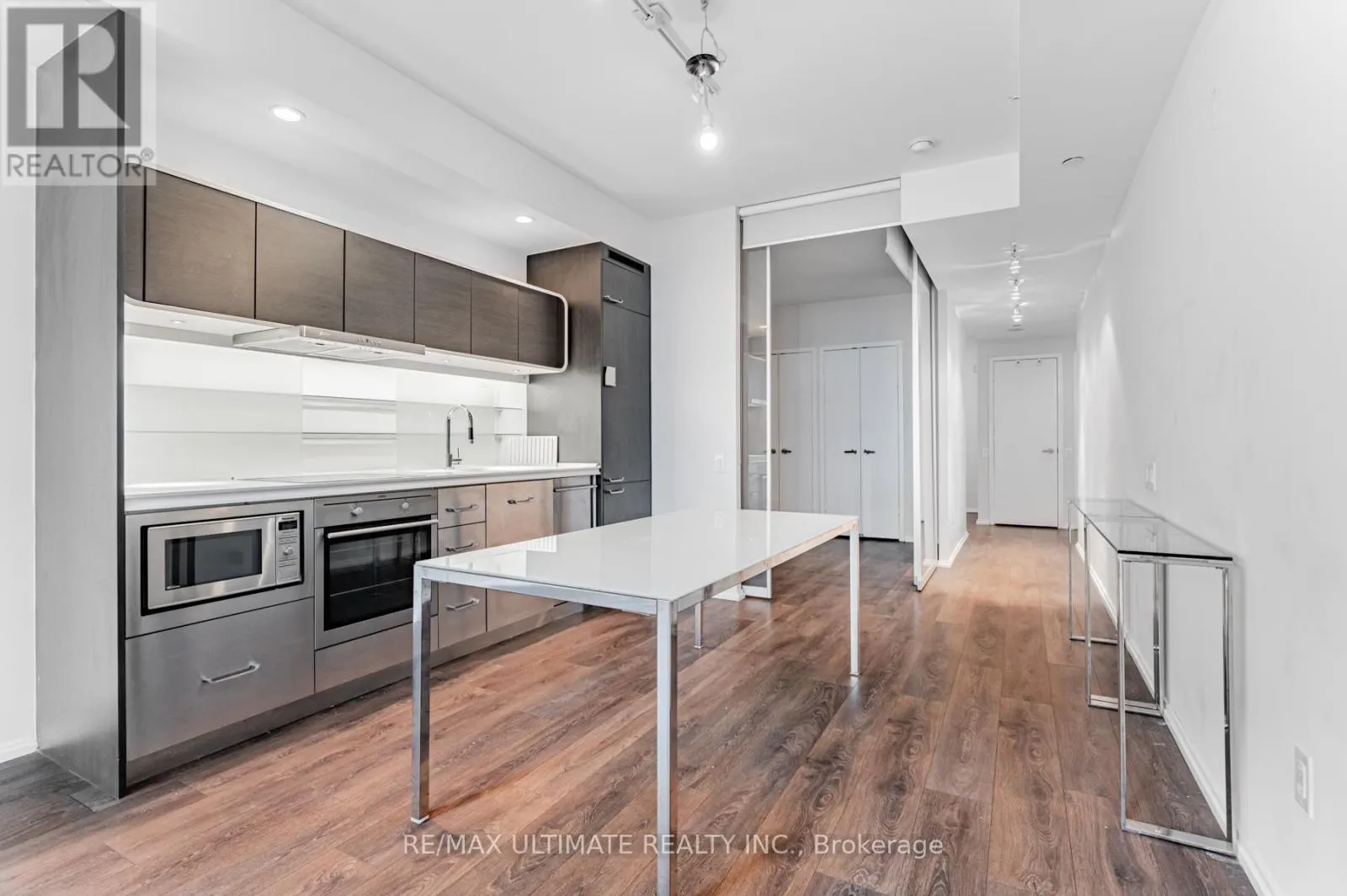507 - 45 CHARLES STREET E