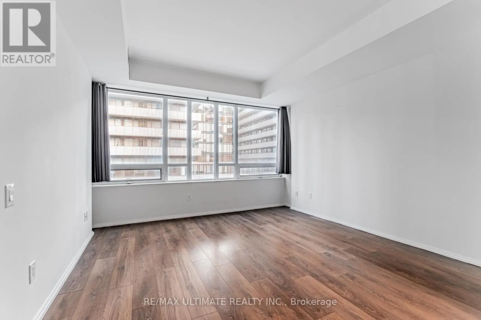507 - 45 CHARLES STREET E