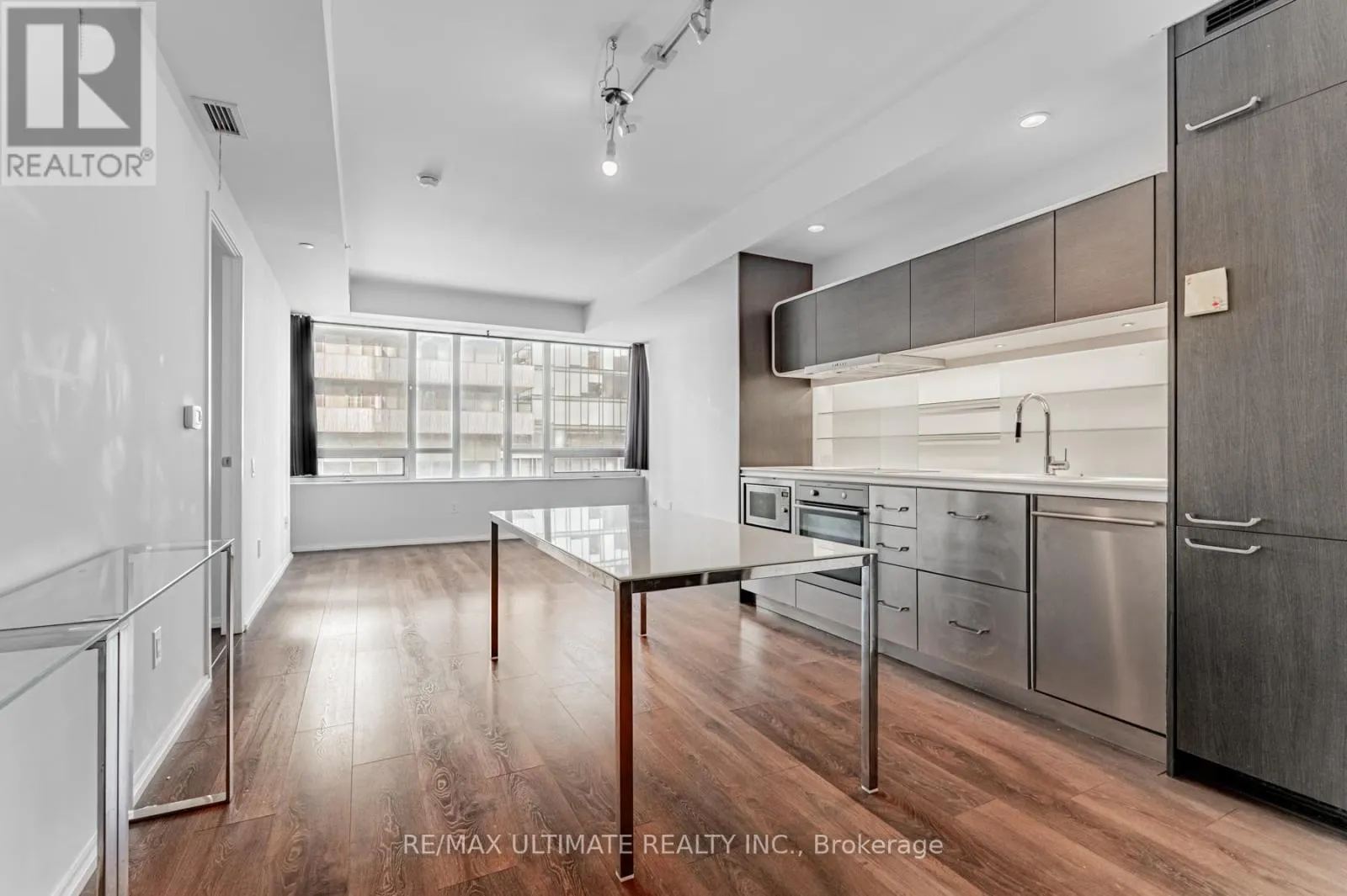 507 - 45 CHARLES STREET E