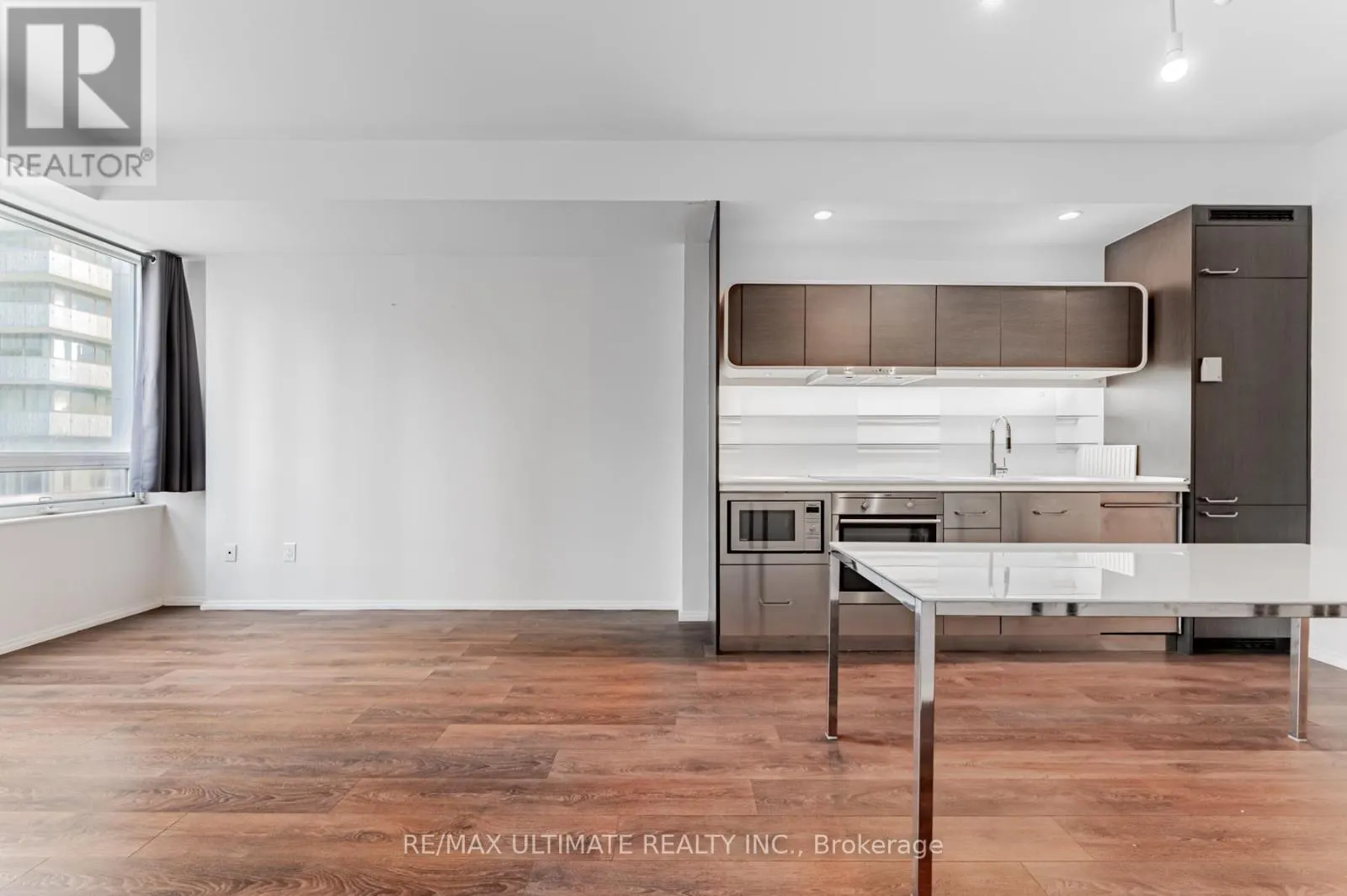 507 - 45 CHARLES STREET E